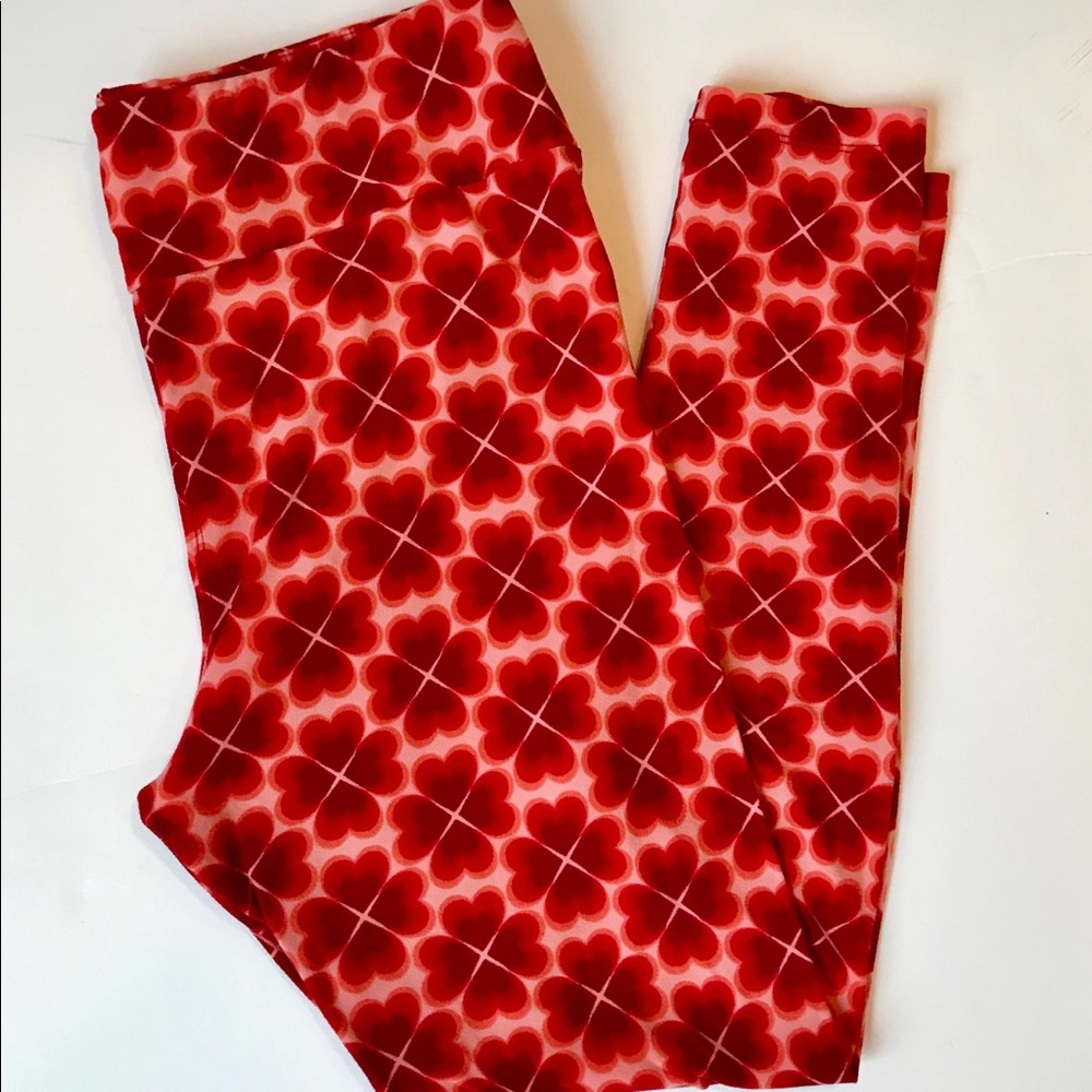 Lularoe Tall and Curvy leggings Pink Red Hearts